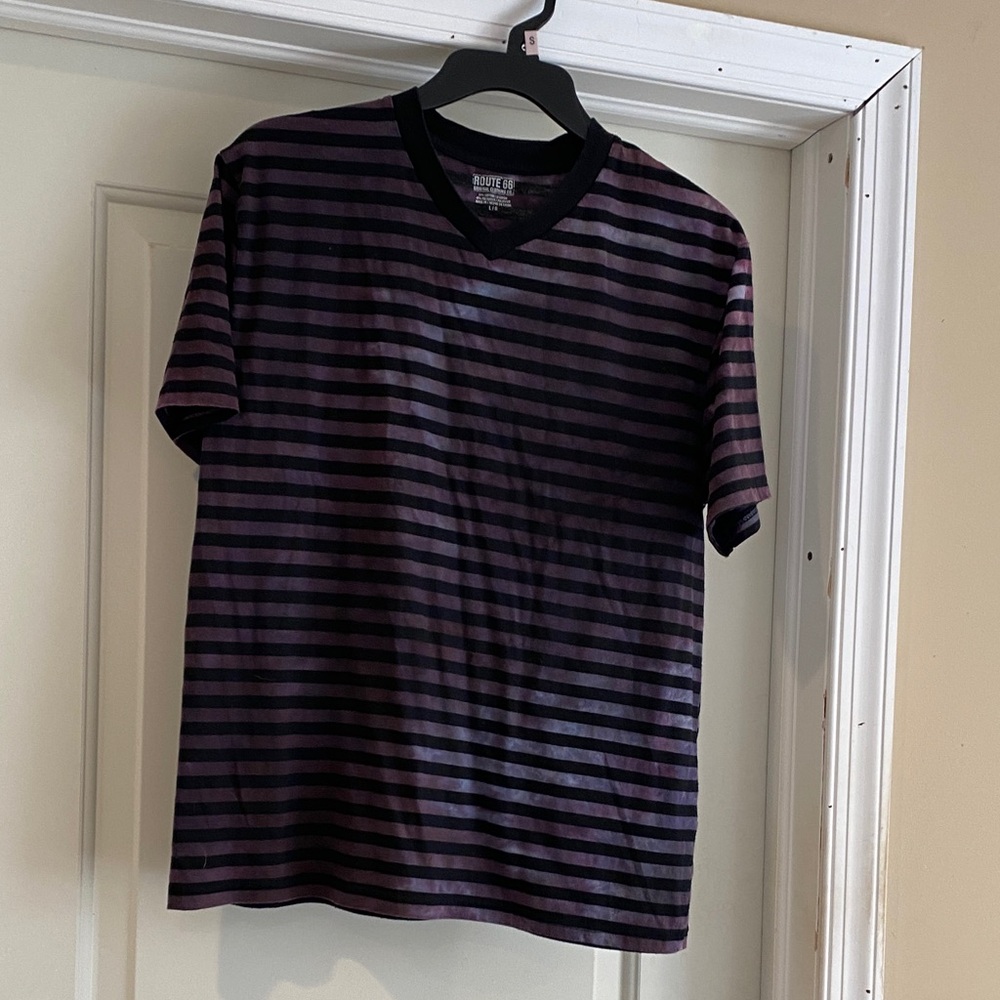 Route 66 Men's Black and Purple Striped V-Neck Tee Size Large